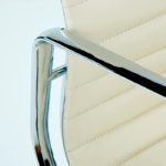 77115/00 Silla de despacho de diseño piel blanco roto regulable en altura - Imagen 3