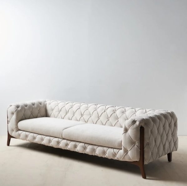 121869 Sofá de diseño vintage 235 tapizado capitoné tela beige y patas de madera oscura