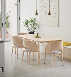 Mesa de comedor de diseño rectangular nórdica y minimalista en madera natural