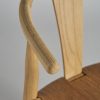 Silla de diseño vintage inspiración Wishbone madera de olmo acabado natural6