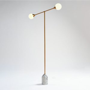 Lámpara de pie diseño vintage Art Decó base mármol estructura metal dorado y 2 bolas cristal 1