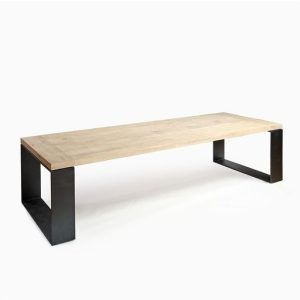 Mesa comedor gran tamaño diseño industrial madera roble blanqueado y patas metal negro 1