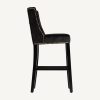 Taburete alto de diseño clásico vintage DACHWIG tapizado capitoné terciopelo color negro con tachuelas y patas de madera 3