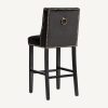 Taburete alto de diseño clásico vintage DACHWIG tapizado capitoné terciopelo color negro con tachuelas y patas de madera 4