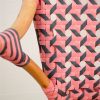 Sillón de diseño vintage VERONA caña natural y textil imitación ratán en colores rosa y gris 5