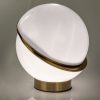 Lámpara de sobremesa de diseño Art Decó KENTUCKY 30 metal acabado dorado y acrílico blanco 2