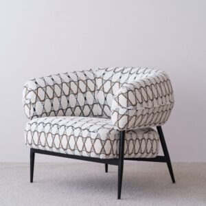 34JB24100T Sillón butaca diseño moderno tapizado bouclé blanco roto con dibujos geométricos