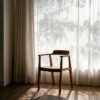 613253 Silla con reposabrazos de diseño rústico nórdico madera de teka acabado natural