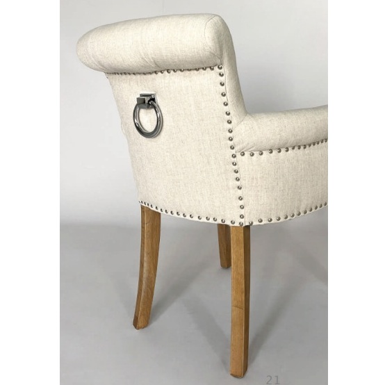 GISELA Sillón butaca diseño clásico lino beige con tachuelas y patas de roble