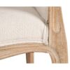 Butaca de diseño clásico madera y tapizado lino beige con capitoné