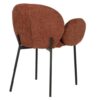 498011 Silla con reposabrazos de diseño moderno tapizado terracota y patas metal negro