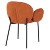 498012 Silla con reposabrazos de diseño moderno tapizado naranja y patas metal negro