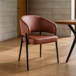 615215 Silla con reposabrazos diseño moderno industrial tapizado símil piel vino y patas hierro negro