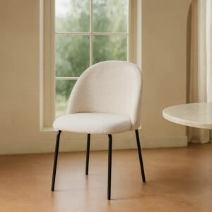 615392 Silla de diseño moderno tapizado crema y patas de metal negro