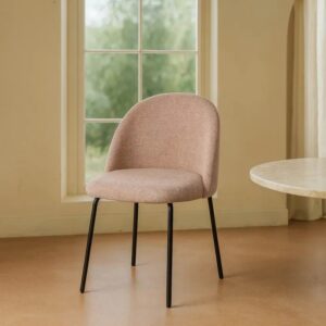 615394 Silla de diseño moderno tapizado rosa y patas de metal negro