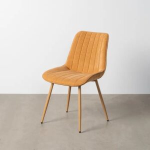 615474 Silla de diseño moderno tapizado camel con costuras y patas de metal en el mismo tono