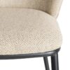 615483 Silla de diseño moderno tapizado beige patrón de espiga y patas metal negro