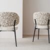 34DF2572B Silla de diseño moderno CLOE tapizado beige y piedra geométrico - Imagen 2