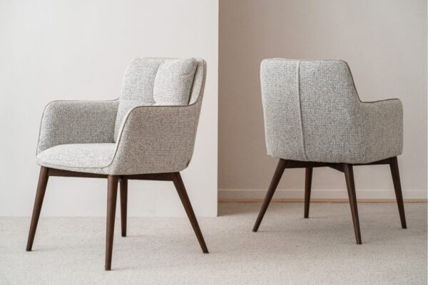 34DF2440BW Silla de diseño moderno OLIVER tapizado gris patas madera