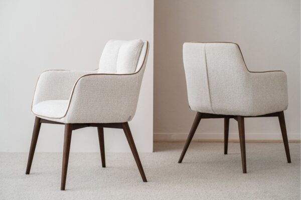 34DF2440W Silla de diseño moderno OLIVER tapizado marfil patas madera