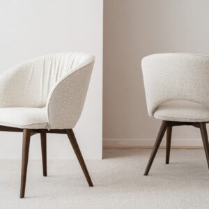 34DF2510 Silla de diseño moderno SUN tapizado beige y blanco roto patas madera