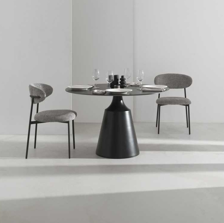 11651 Silla de diseño moderno tapizado gris oscuro y patas metal negro