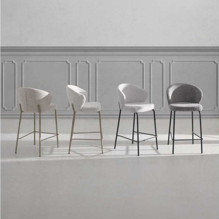 11659 Taburete alto diseño moderno tapizado gris y patas metal negro
