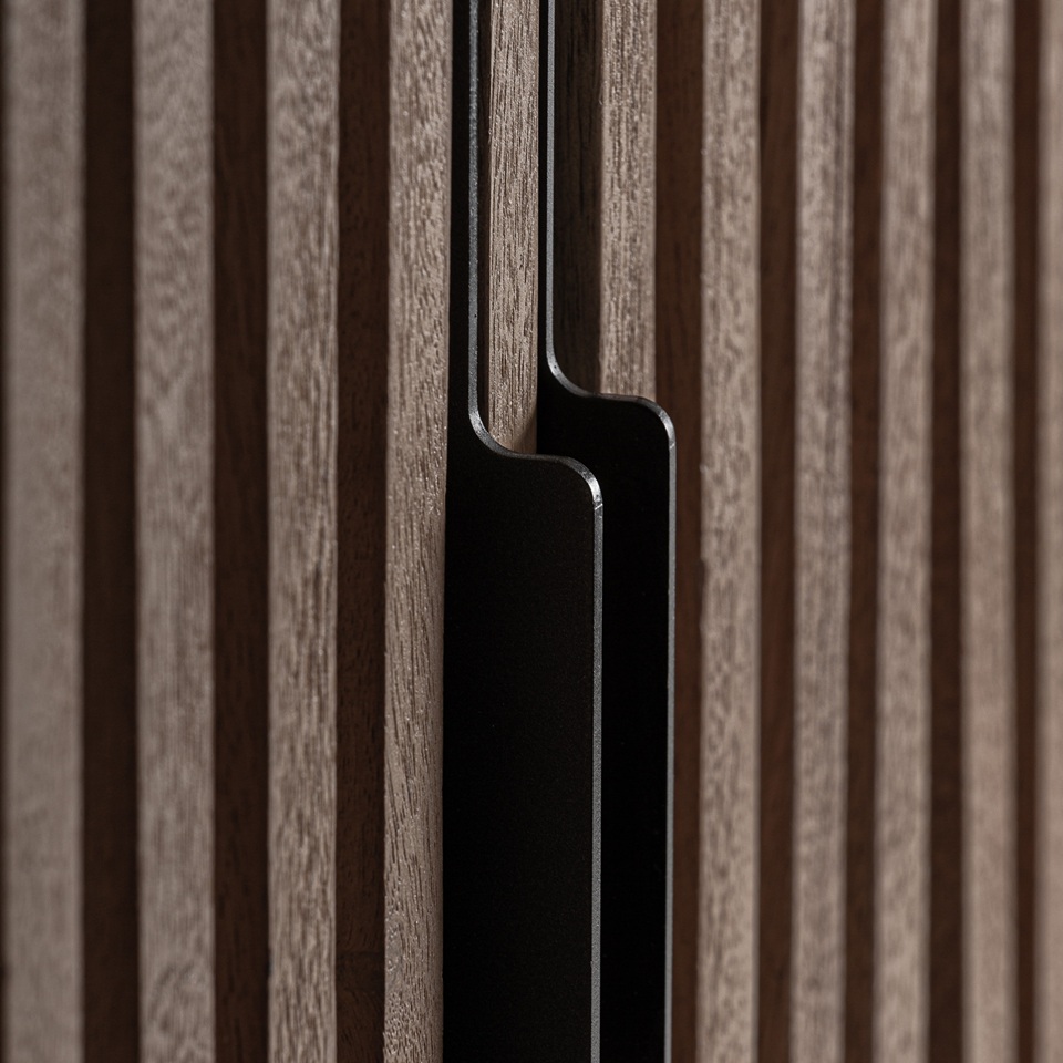 37007 Armario de gran tamaño diseño rústico GÀBIA 138 madera de mango acabado arenado