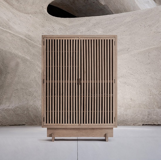 37007 Armario de gran tamaño diseño rústico GÀBIA 138 madera de mango acabado arenado