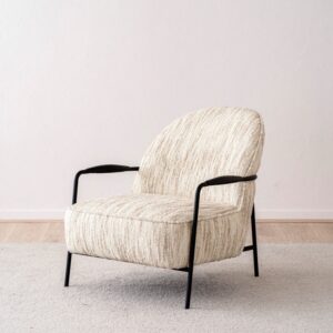 Butaca diseño moderno tela beige y metal negro