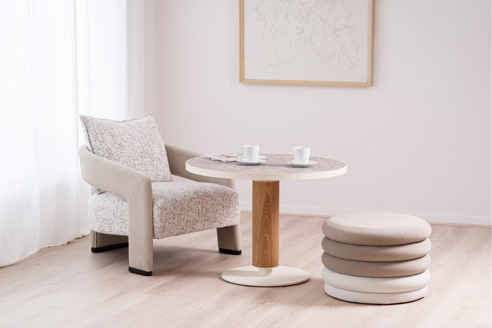 34AC25588 Mesa redonda LOUNGE diseño moderno 90 porcelánico y fresno