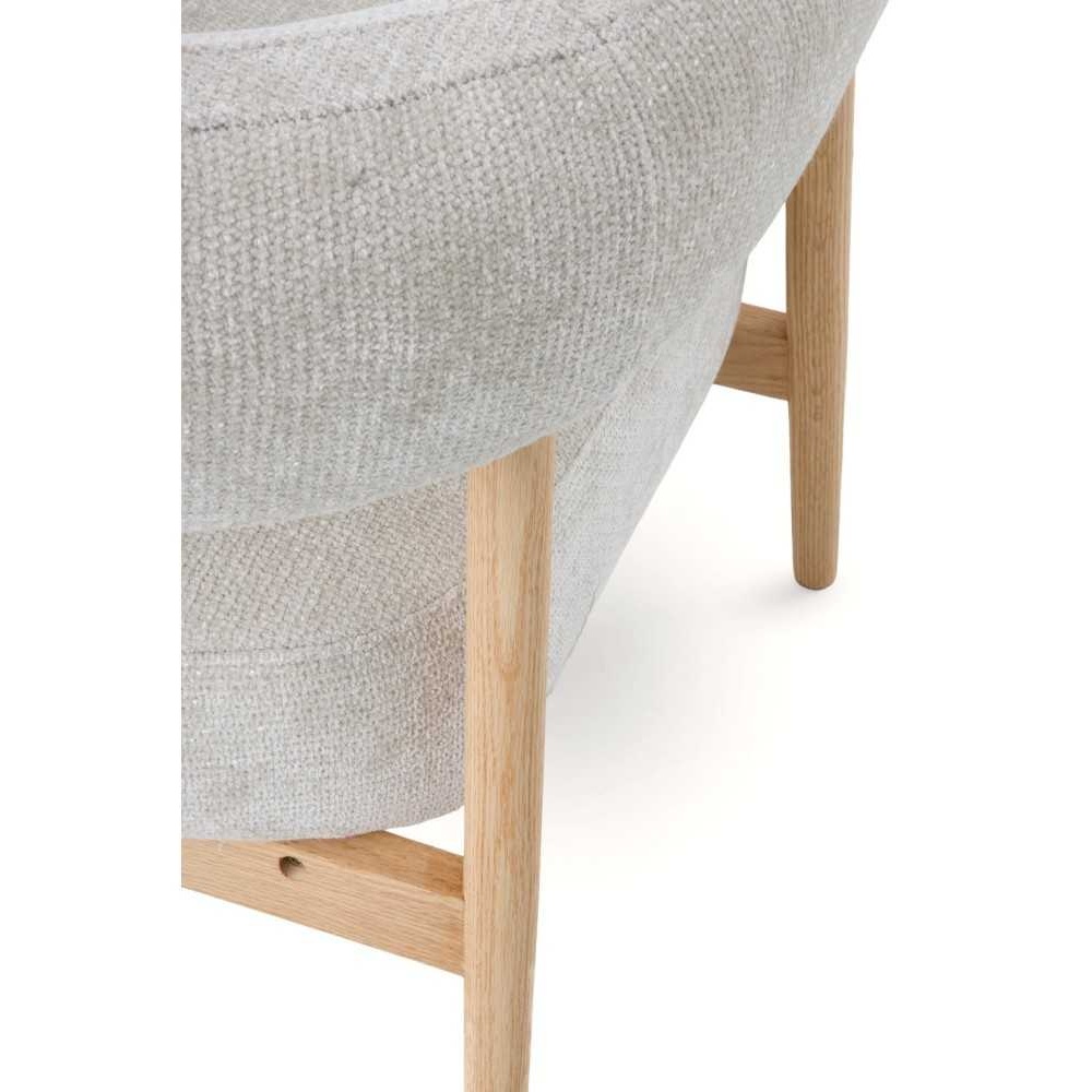 11685 Sillón butaca con reposabrazos diseño nórdico madera de roble y tapizado blanco