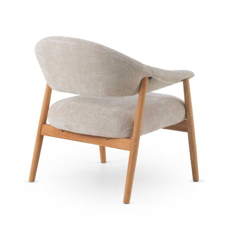 11687 Sillón butaca con reposabrazos diseño nórdico madera de roble y tapizado blanco