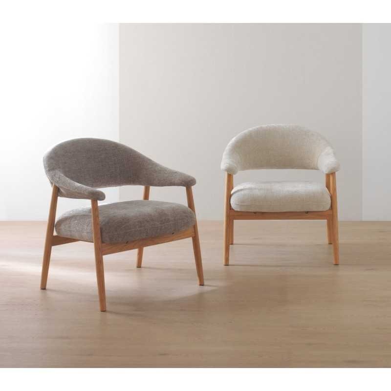 11688 Sillón butaca con reposabrazos diseño nórdico madera de roble y tapizado topo