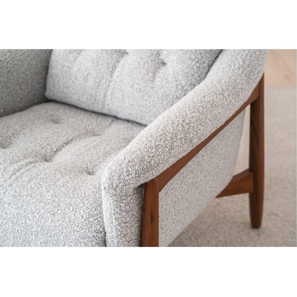 34A2589 Sillón butaca con reposapiés diseño moderno nogal y tapizado gris